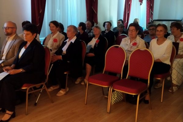 Publiczność zgromadzona na spotkaniu — Narodowe Czytanie w Tucznej, 8 września 2026 r.